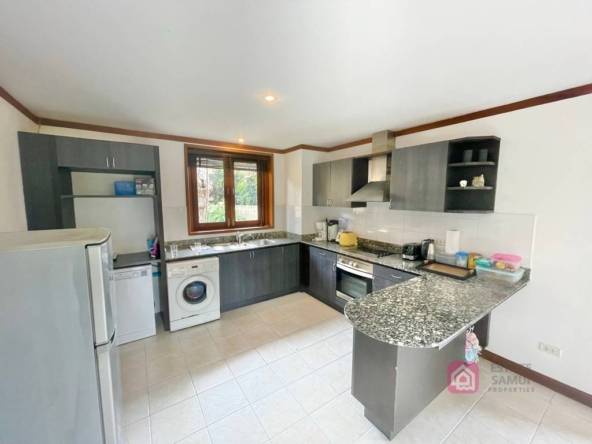 villa with beach access for sale