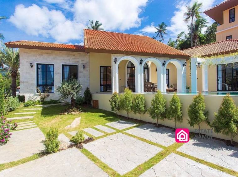 Mediterranean pool villa for sale