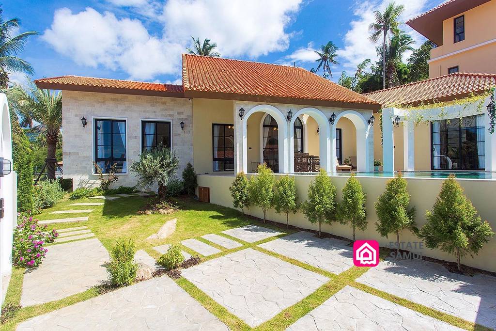 Mediterranean pool villa for sale