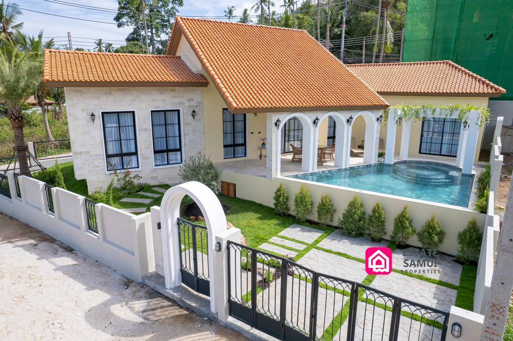 Mediterranean pool villa for sale