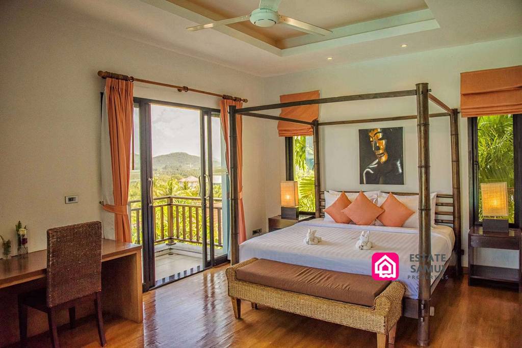 bedroom with sea view balcony