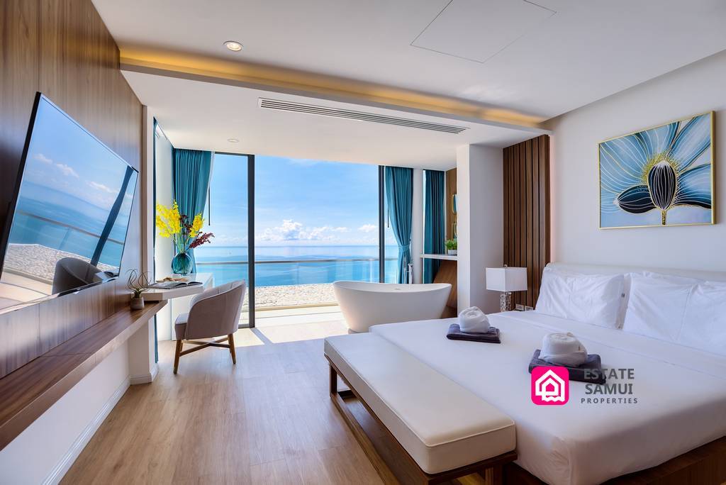 bedroom and bathtub sea views