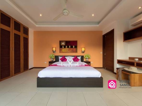 bedroom details