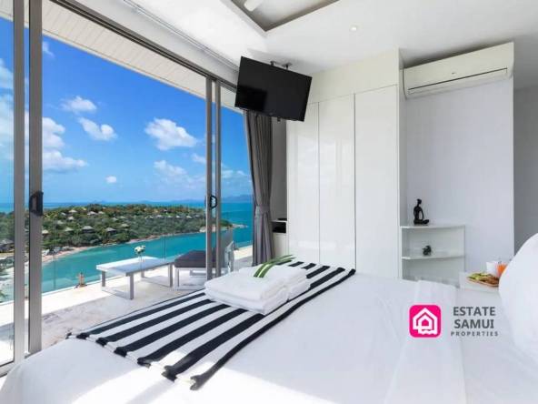 bedroom sea views