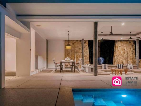 contemporary indoor-outdoor living