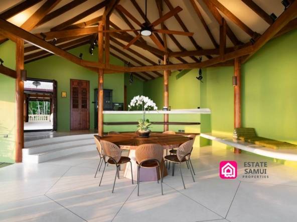 Expansive Beach Front Villa