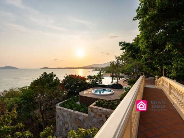 Expansive Beach Front Villa