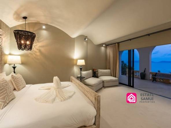Expansive Beach Front Villa