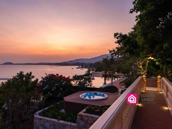 Expansive Beach Front Villa