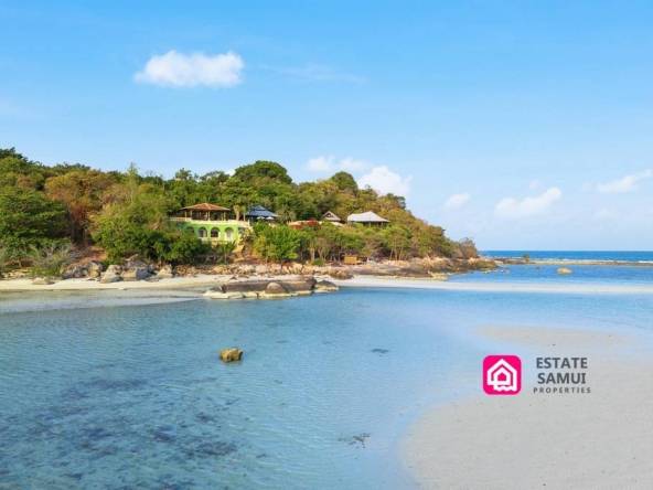 Expansive Beach Front Villa