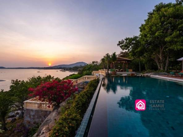 Expansive Beach Front Villa