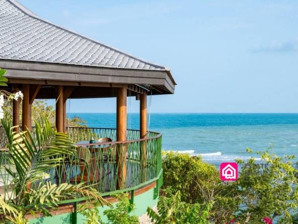 Expansive Beach Front Villa