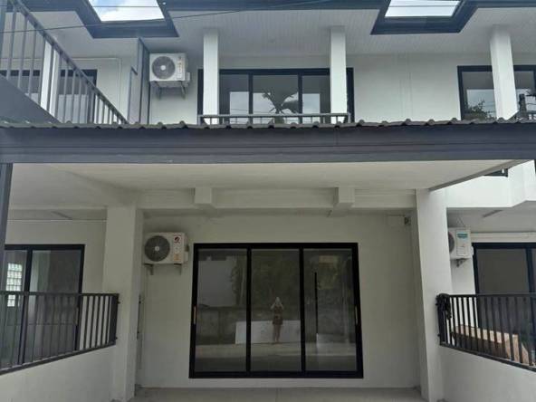 Modern Bophut Town House