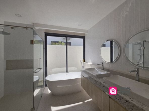 Contemporary Lamai Pool Villa