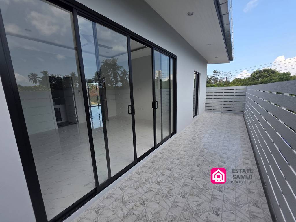 Maenam Modern Pool Villas