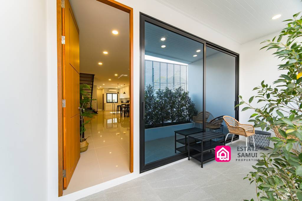 Luxury Town House For Sale