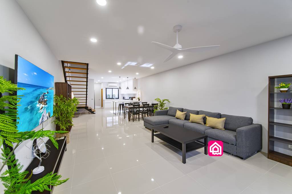 Luxury Town House For Sale