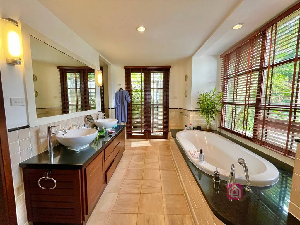 beach-side villa for sale, koh samui