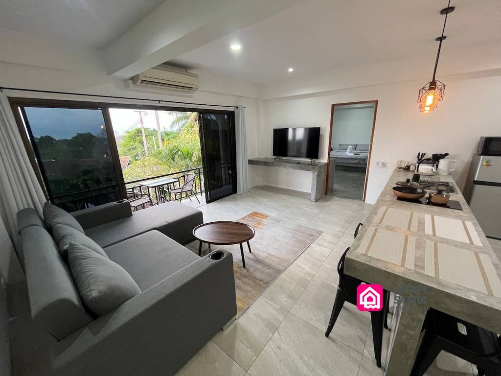 Expansive Renovated Resort For Sale