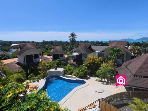 Expansive Renovated Resort For Sale