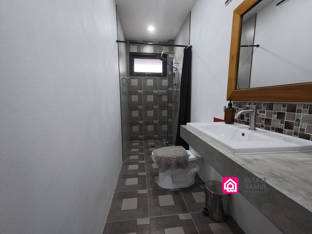 Expansive Renovated Resort For Sale