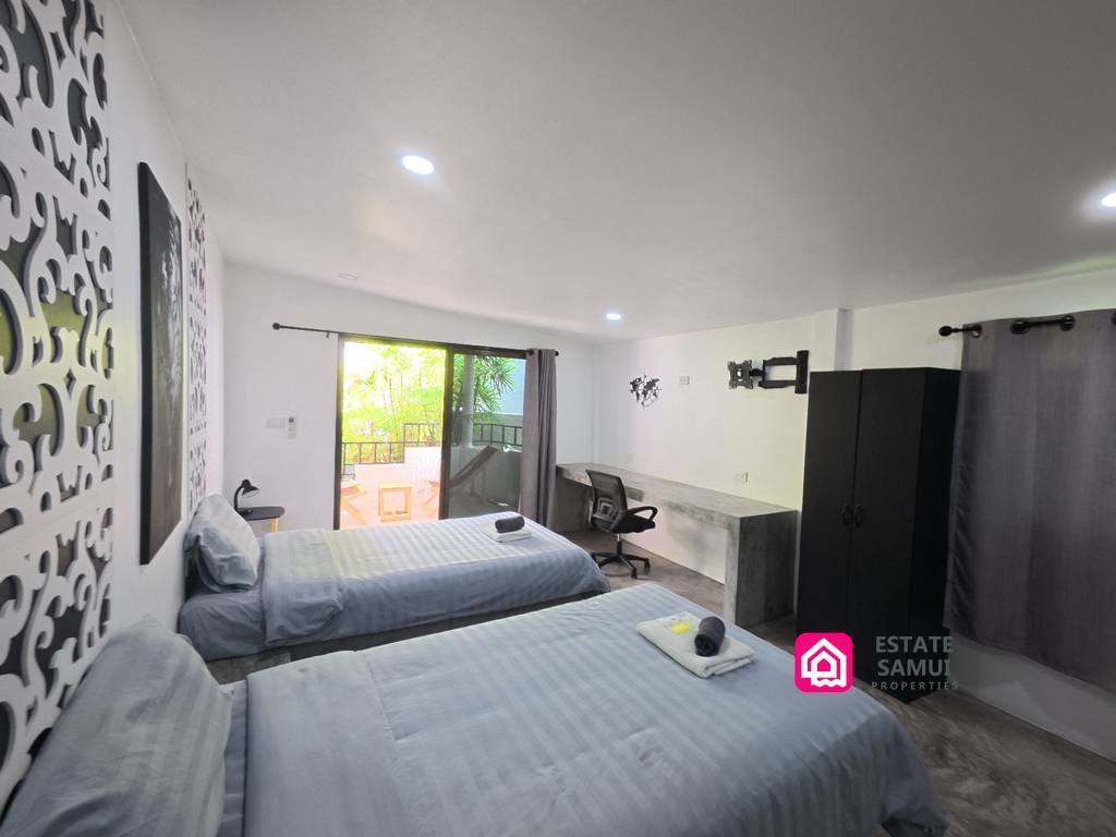 Expansive Renovated Resort For Sale