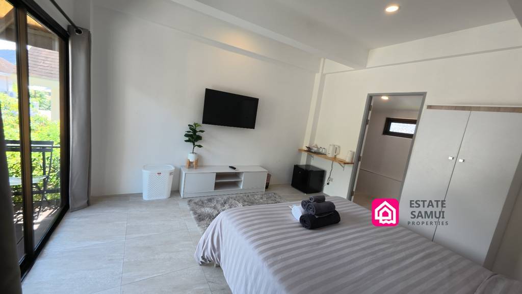 Expansive Renovated Resort For Sale