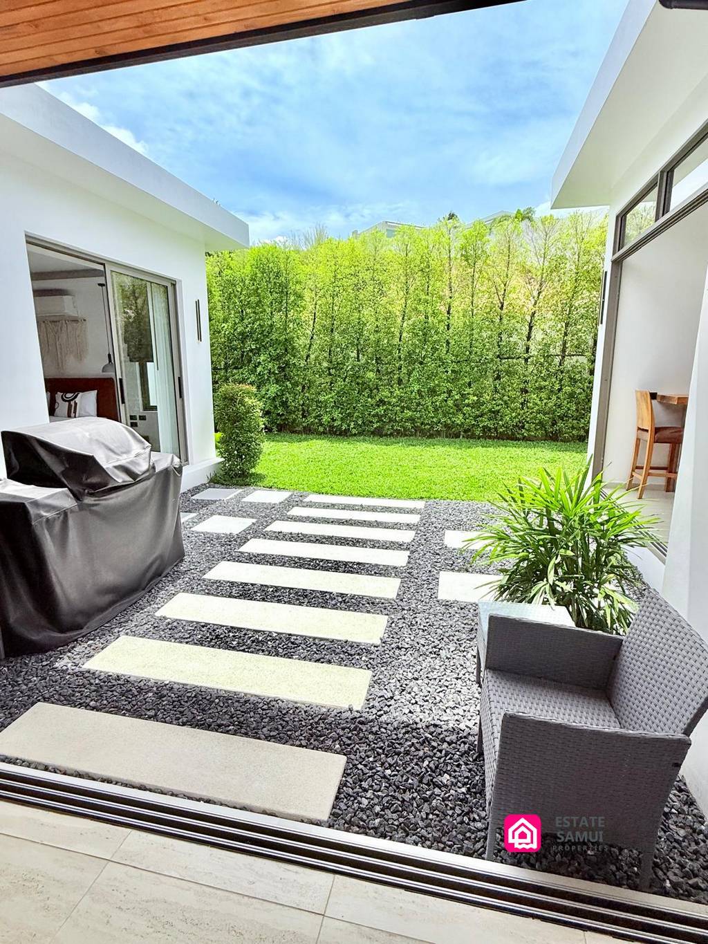 Modern Peaceful Pool Villa