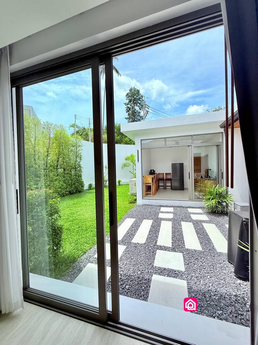 Modern Peaceful Pool Villa