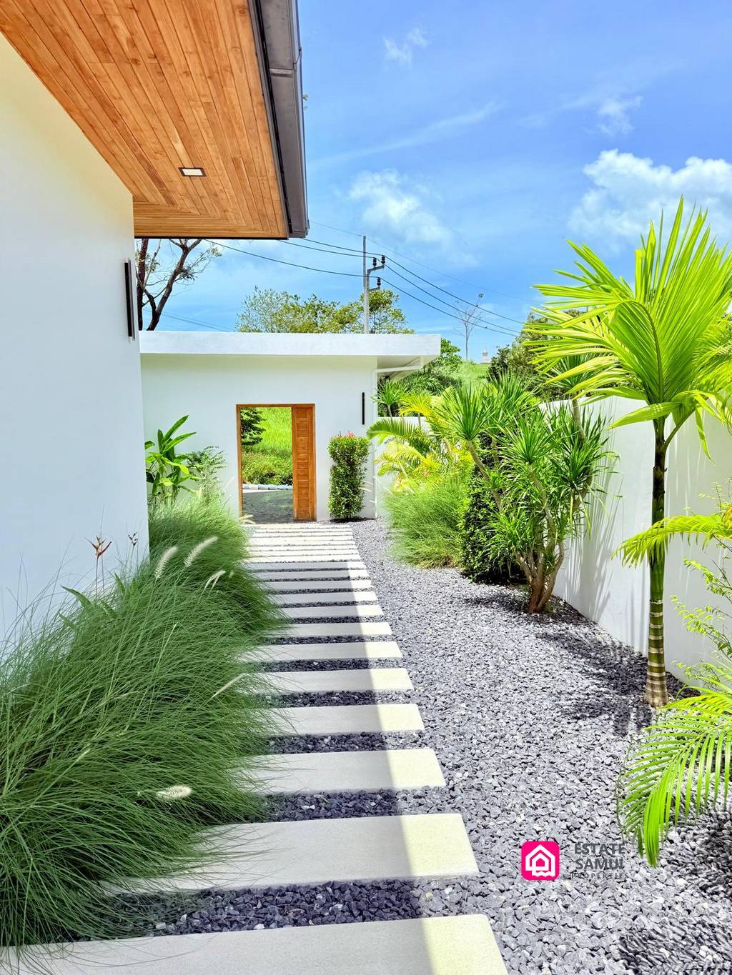 Modern Peaceful Pool Villa