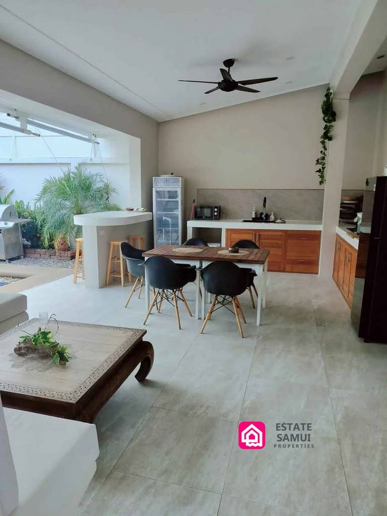 Cozy Lamai Pool Villa For Sale