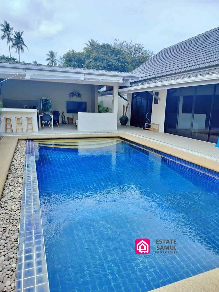 Cozy Lamai Pool Villa For Sale