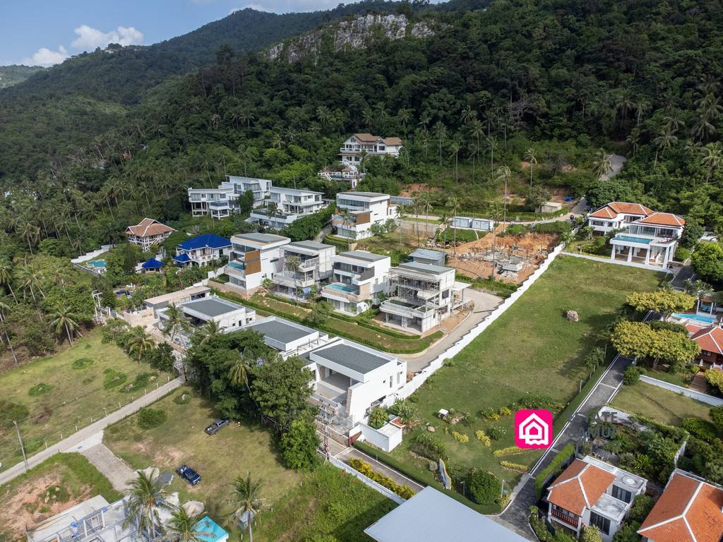 Bang Por Modern Villa