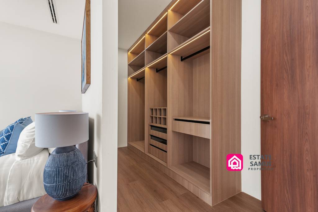 Bang Por Modern Villa