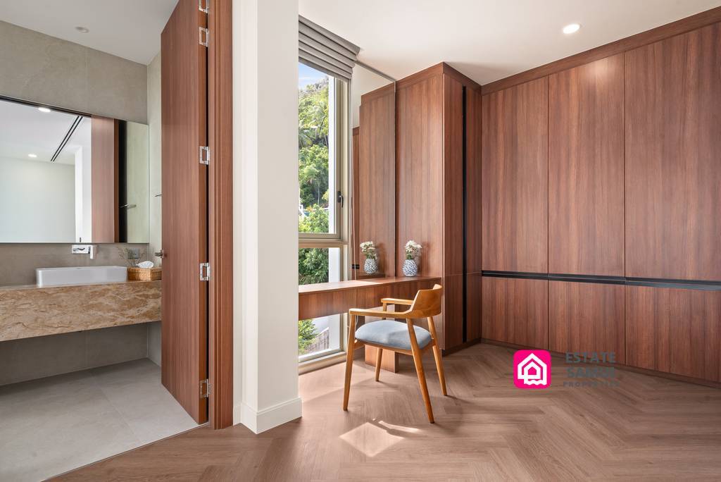 Expansive Sea View Villa