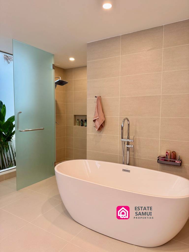 Charming Modern Pool Villas