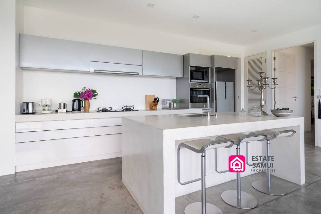 Charming Maenam Pool Villas