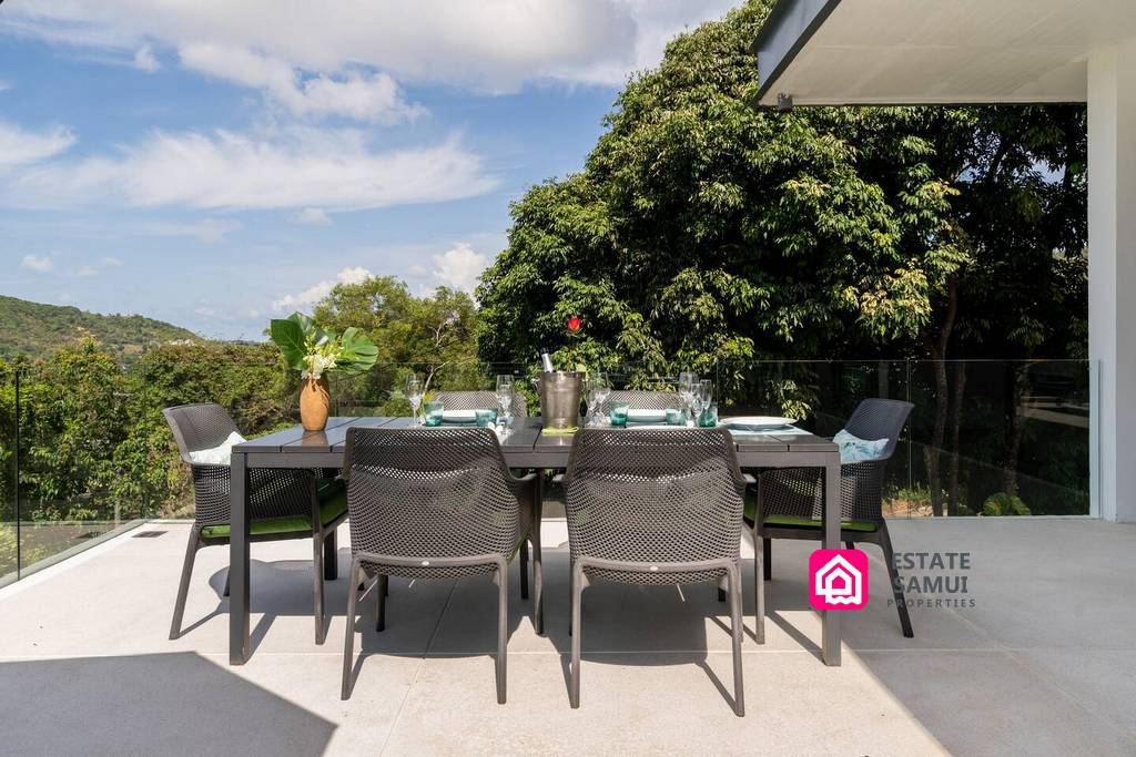 Charming Maenam Pool Villas