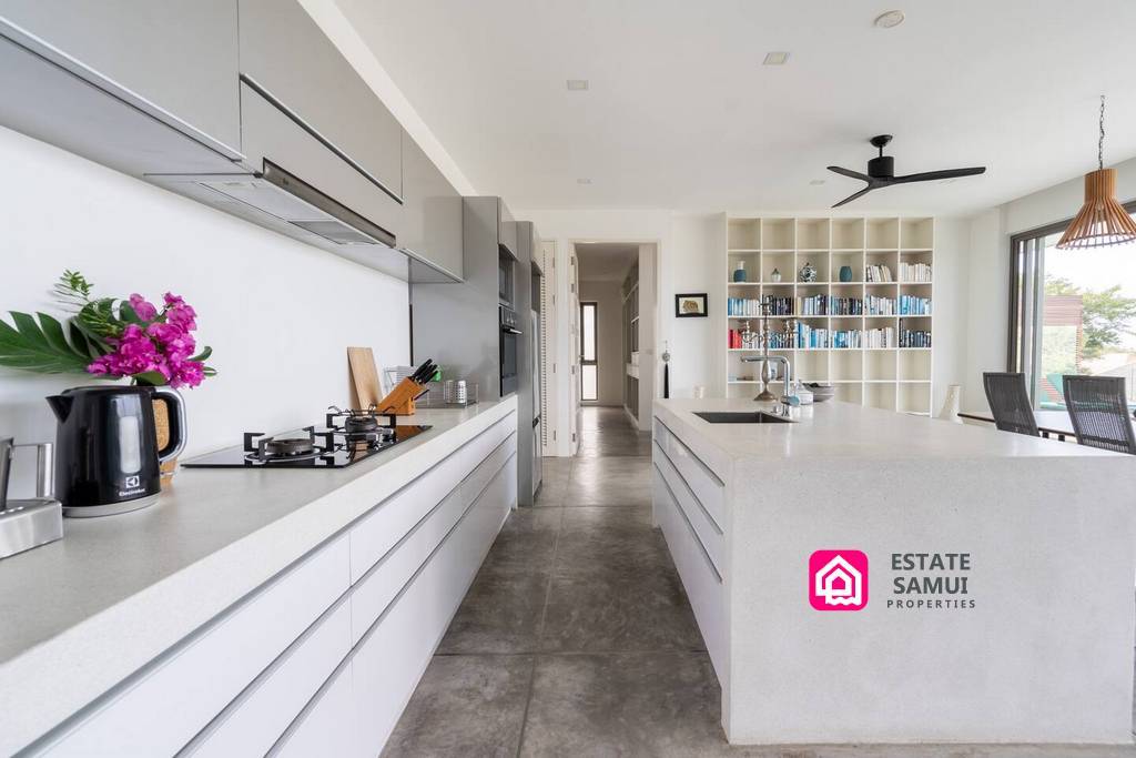 Charming Maenam Pool Villas