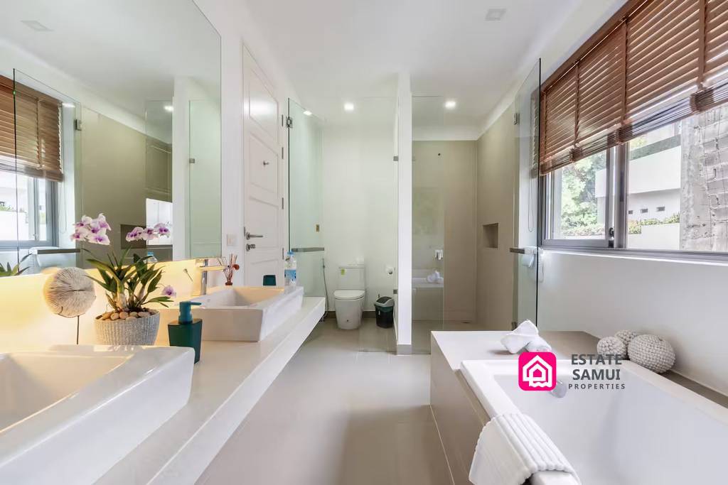 Charming Maenam Pool Villas