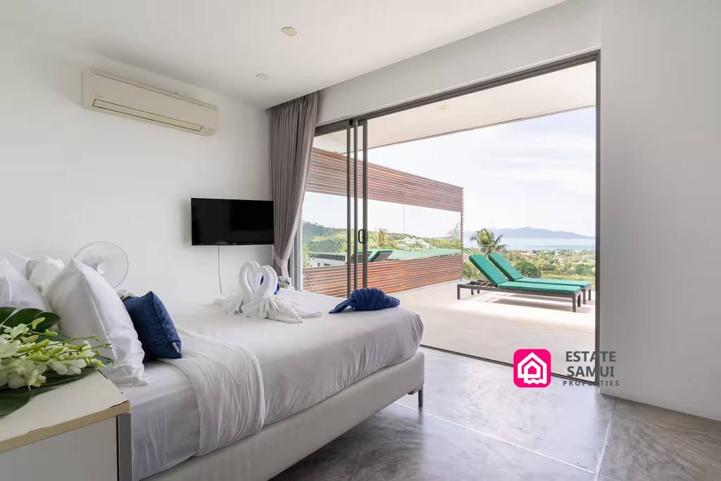 Charming Maenam Pool Villas