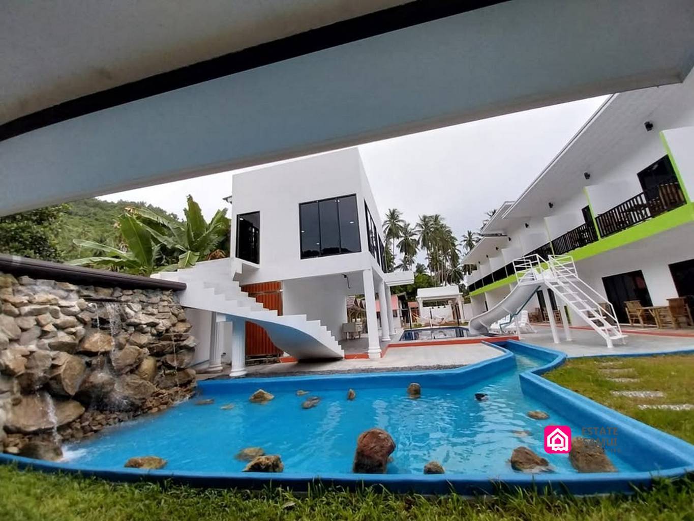 Pool Resort in Taling Ngam