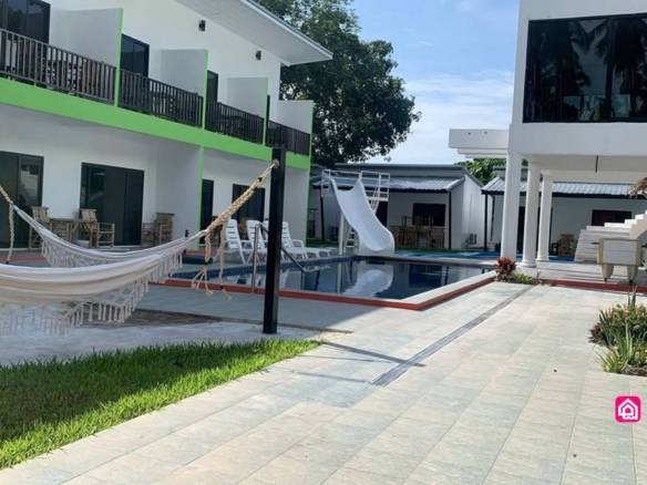 Pool Resort in Taling Ngam