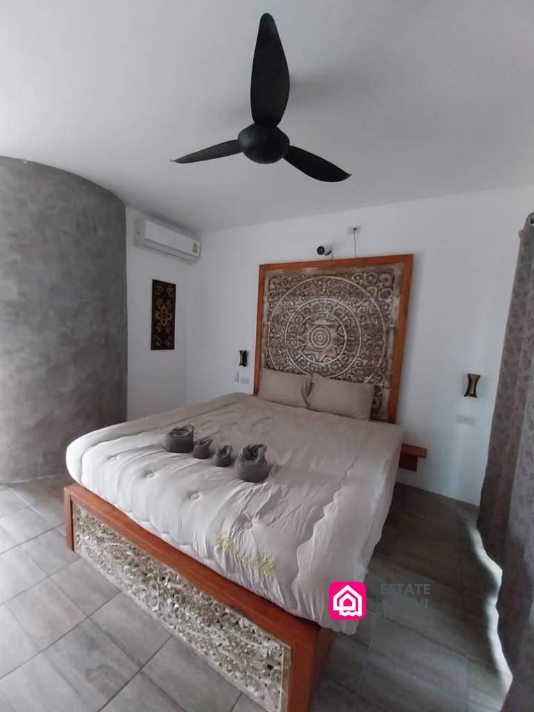 Pool Resort in Taling Ngam