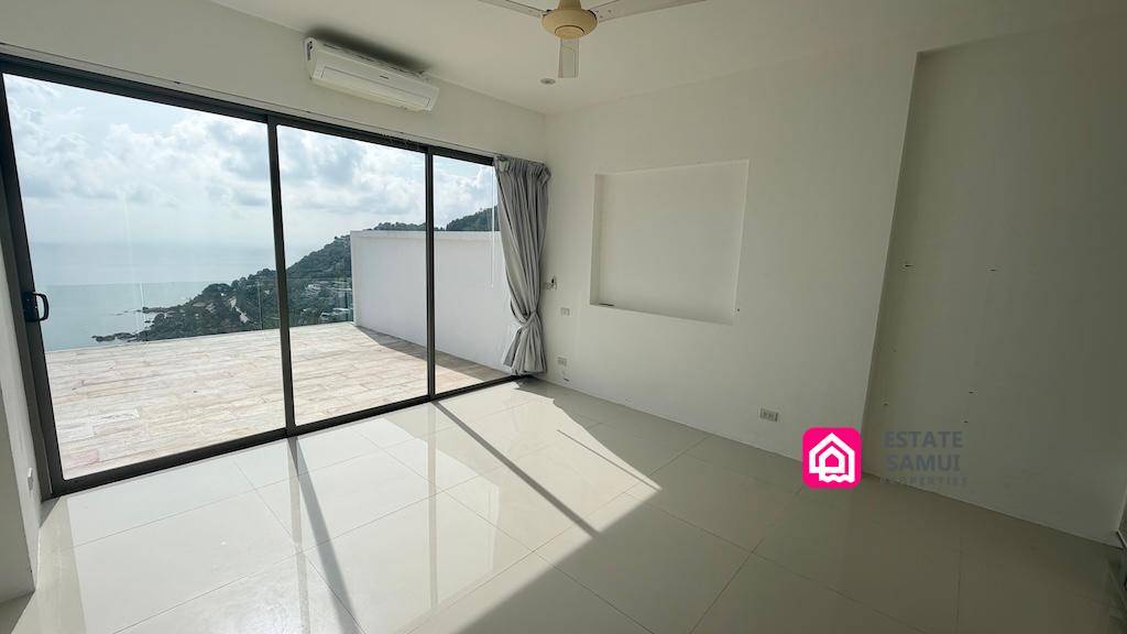 Simple Sea View Villa