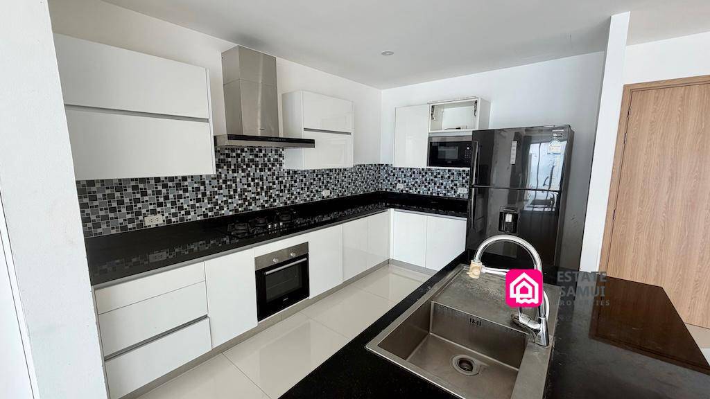 Simple Sea View Villa