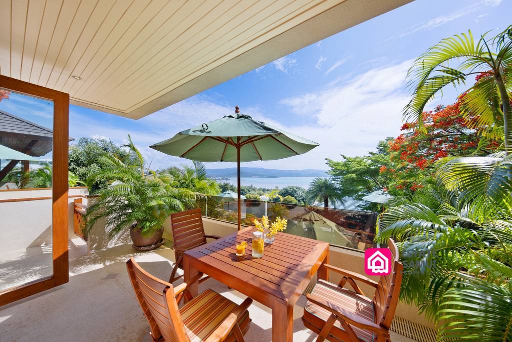 Expansive Luxury Villa