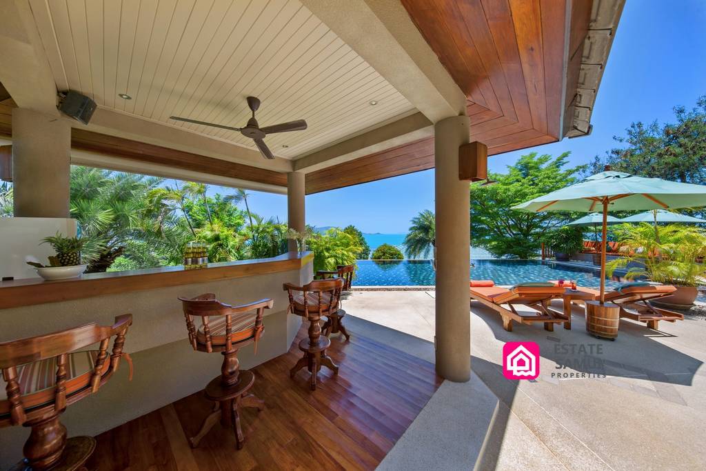 Expansive Luxury Villa