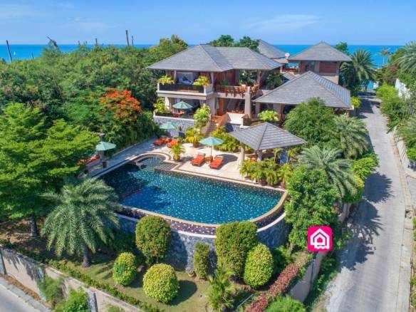 Expansive Luxury Villa