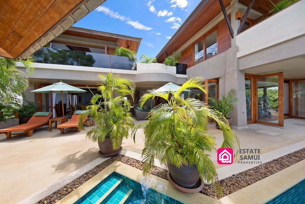 Expansive Luxury Villa